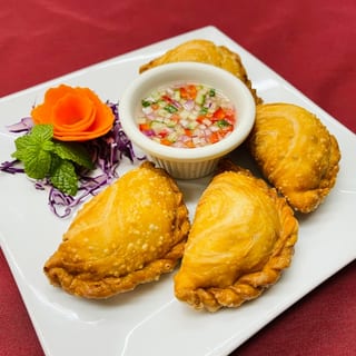 S20 THAI CURRY PUFFS